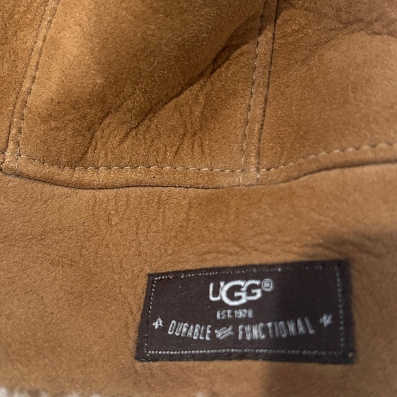 UGG Brown and Cream Shearling Hat Sheepskin - Picture 6 of 6